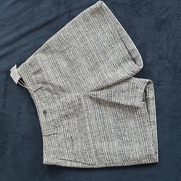 L'Atelier de Simon(e) Pants - L'Atelier de Simon(e) Prix Conseille boucle B&W unisex shorts size 40 EUR